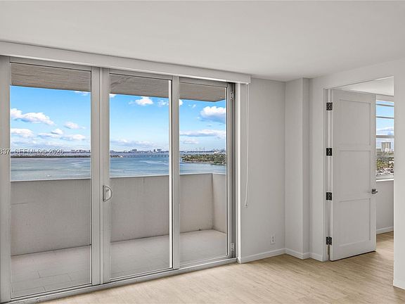 3rd image of 5 Island Ave APT 15A