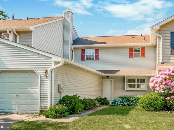 3 Hanover Ct, Bordentown, NJ 08505