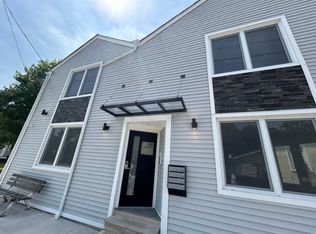 118 Steamboat Rd APT 1, Great Neck, NY 11024