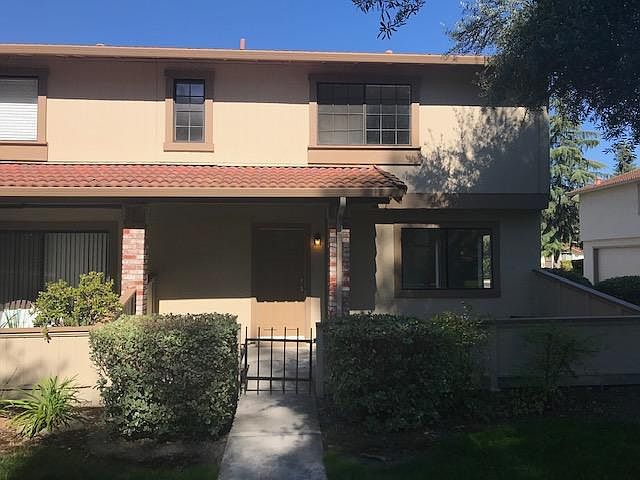 1st image of 418 Colony Knoll Dr