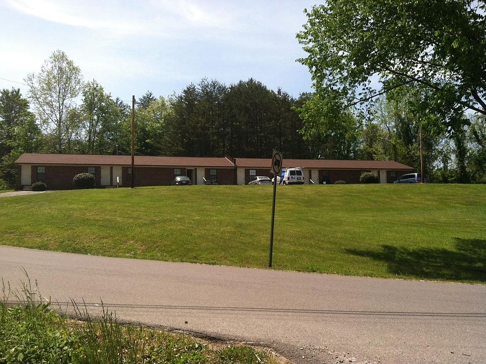 1st image of 800 Rolling Hills Dr APT 4
