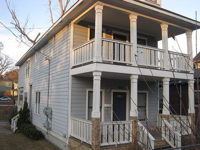 2nd image of 1050 Wylie St SE