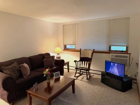 1911 Viking Dr NW APT 11, Rochester, MN 55901