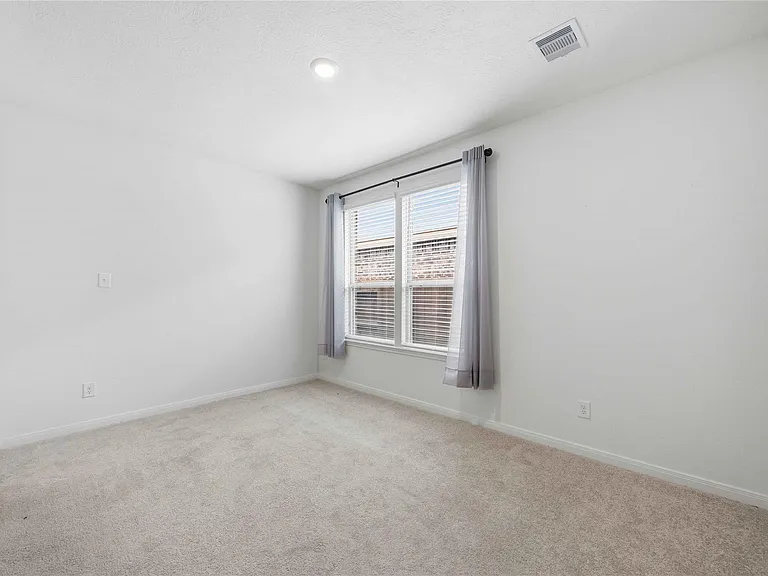 7627 Coral Key Dr — Photo 13