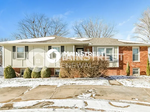 506 N Jefferson St, Raymore, MO 64083