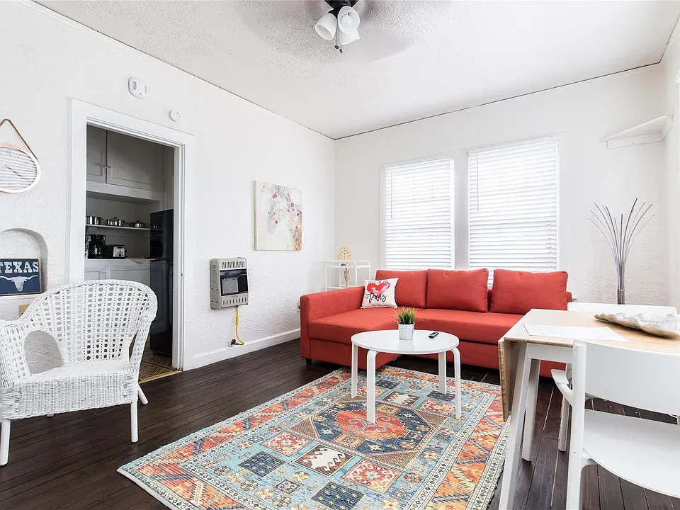 324 W Canty St #3