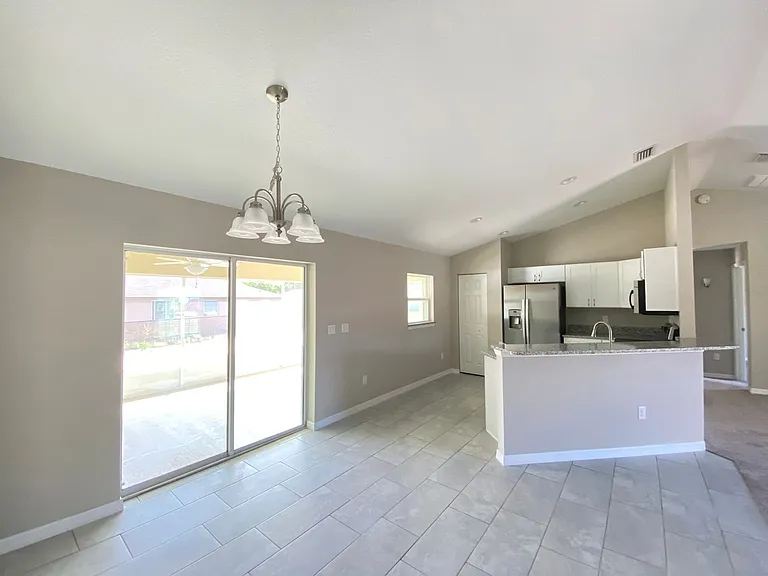 2598 SW 147th Pl — Photo 8