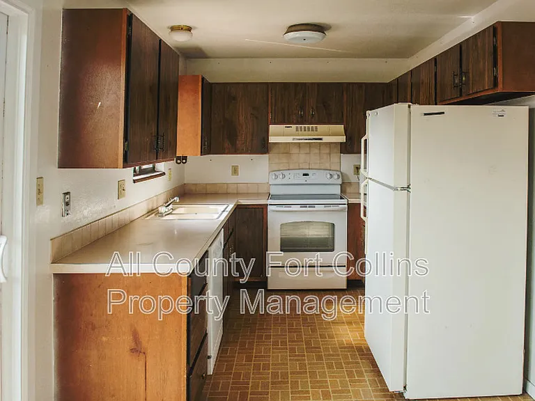 2507 W Lake St — Photo 4