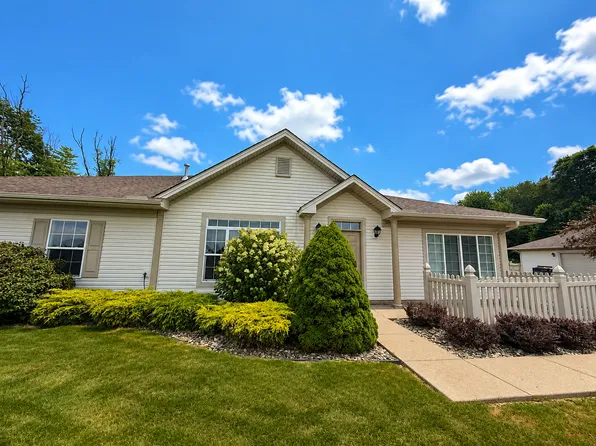 Cherry Hill, 851 Cherry Hill Blvd #M851, Erie, PA 16509