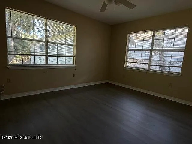 3 bed, 2.0 bath, 1400 sqft, $1,500 — Photo 2