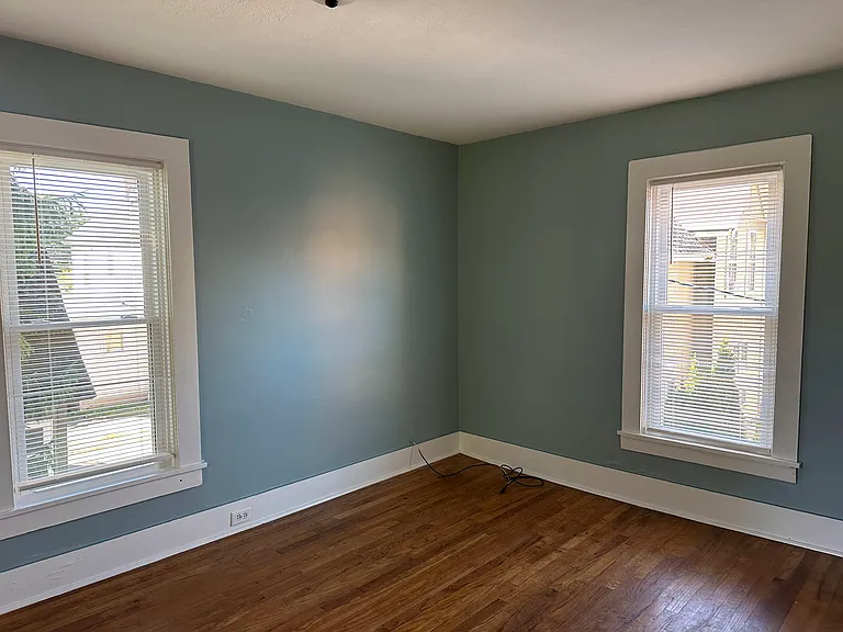 7 E Main St #1/2 — Photo 10