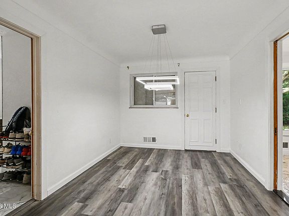 3rd image of 2843 Strauss Ave