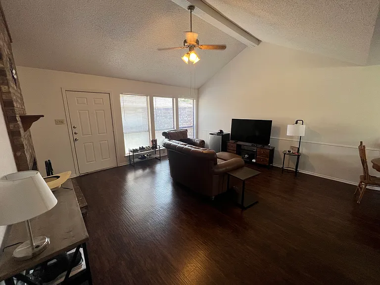 1714B Iris Cir #B — Photo 9