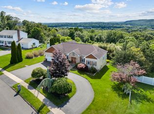 15 Huntington Ridge Rd, Wallingford, CT 06492