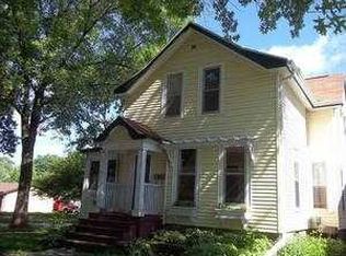 911 W Boone St, Marshalltown, IA 50158
