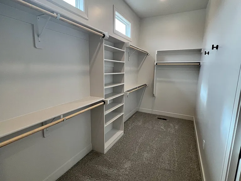 11009 S Millstone Dr — Photo 31
