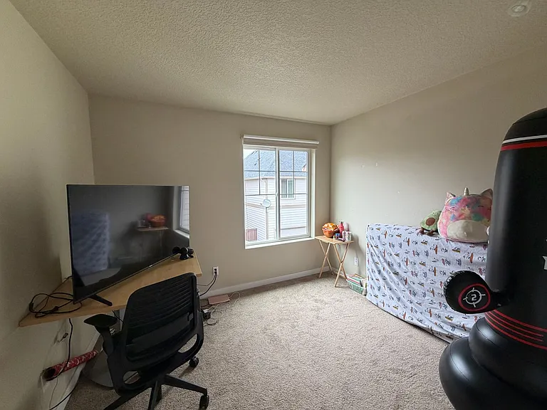 469 SW Mitchum Ter — Photo 6