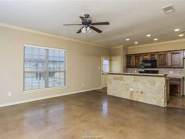 3010 Old Ironsides Dr — Photo 6