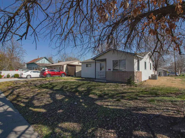 112 NW 8th St, Ontario, OR 97914