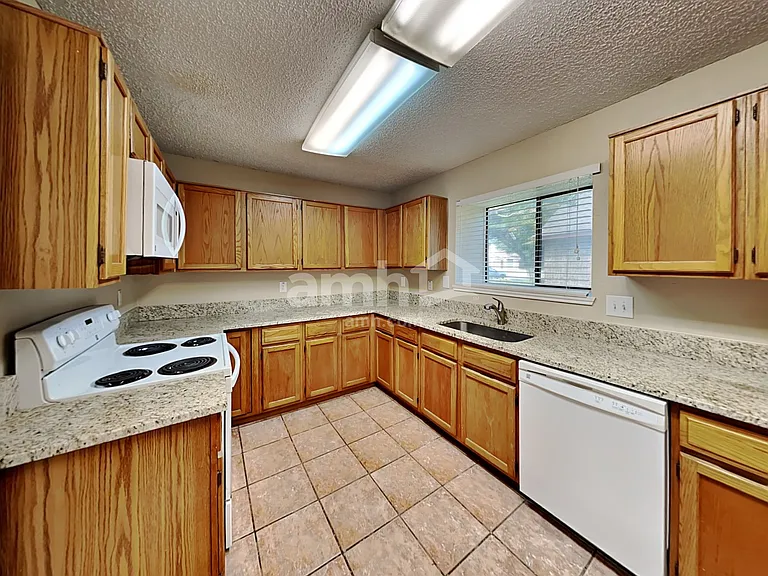 3717 Flagstone Ave — Photo 4