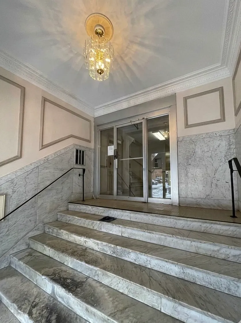 68 Woodstock Ave. — Photo 4