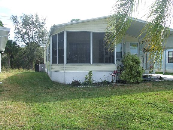2nd image of 352 Bimini Cay Cir