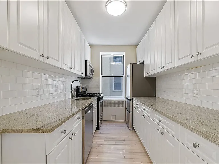 1730 E 18th St #4A — Photo 1