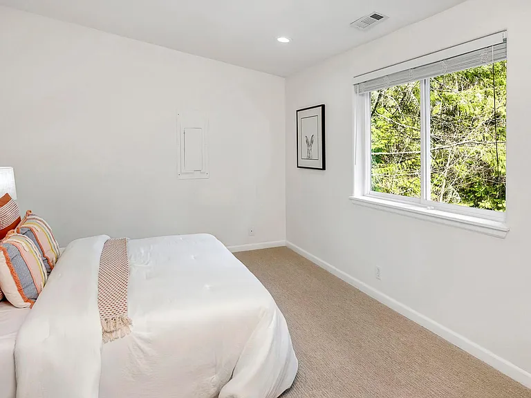 535 SW Ellerwood St #B — Photo 37