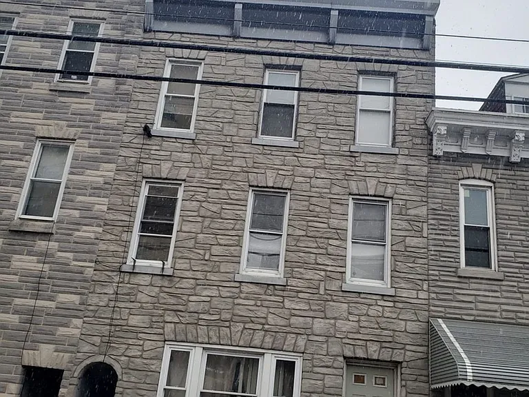 522 N 10th St — Photo 15