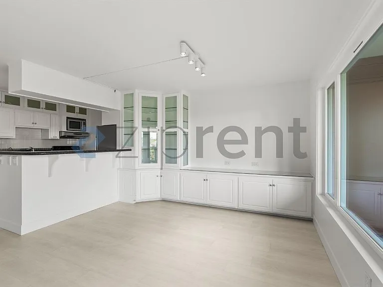 2501 Canterbury Ln E #222 — Photo 16