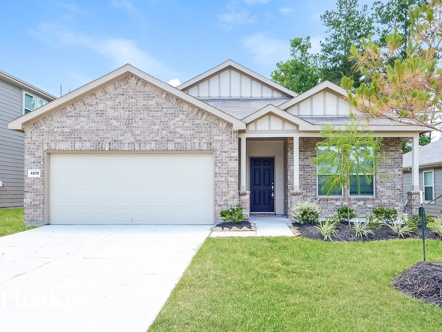 4 bed, 3.0 bath, 1709 sqft, $2,160 — Photo 2