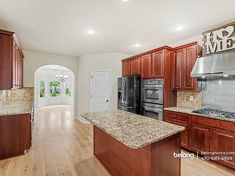 204 Manous Way — Photo 4
