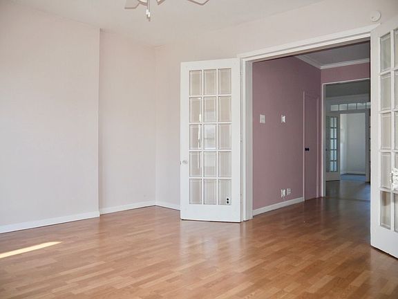 2nd image of 706 Manhattan Ave APT 3