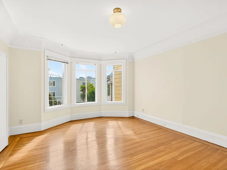 1545 Lombard St — Photo 2