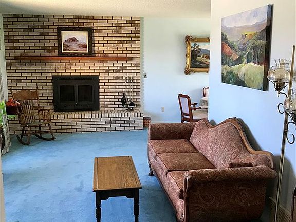 3rd image of 132 Mountain View Dr