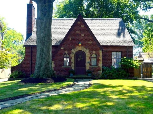 19563 Coffinberry Blvd, Fairview Park, OH 44126