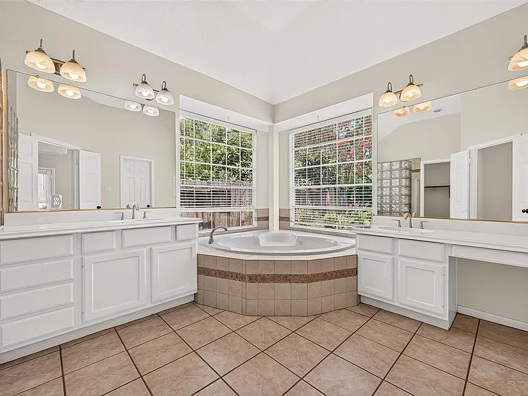 3215 Quiet Lake Dr — Photo 21