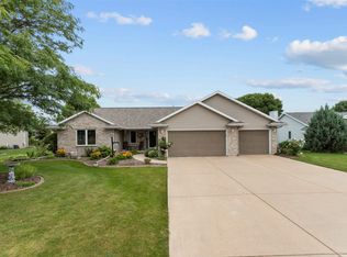 W5936 Tranquil Way, APPLETON, WI 54915