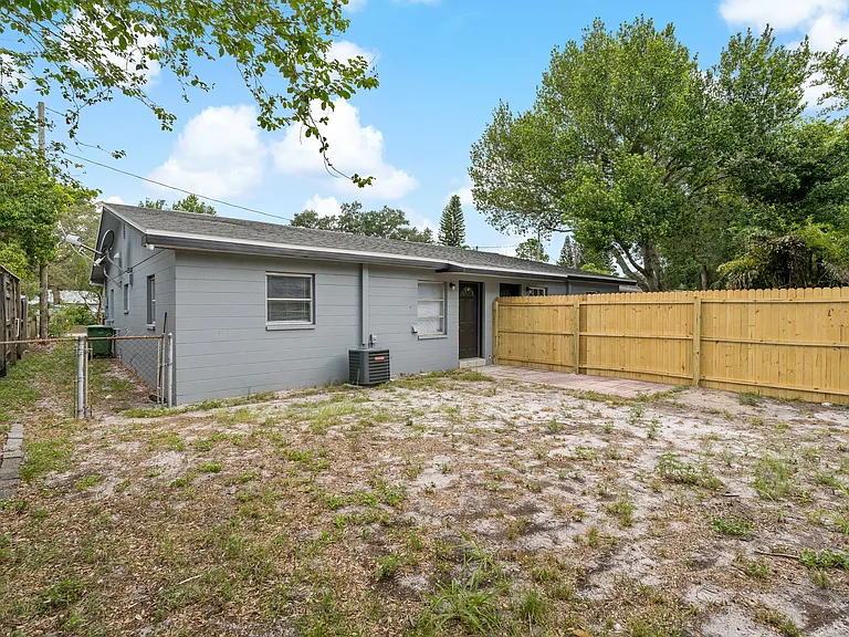 3810 S Randall St #B — Photo 45