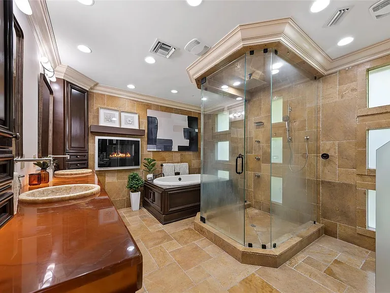 2430 Castilla Isle — Photo 24