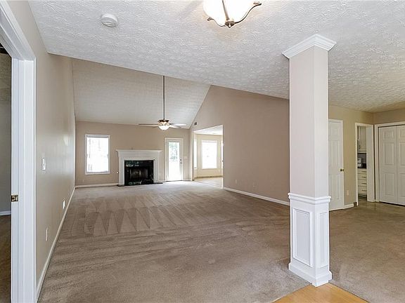 3rd image of 705 Chapel Hill Dr