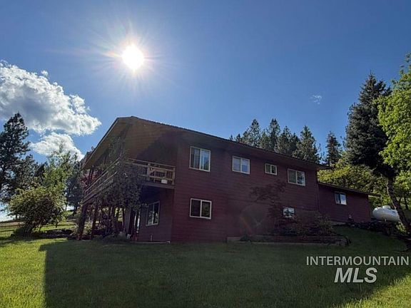 3rd image of 119 Beaver Hill Rd