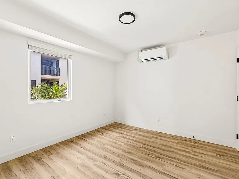 The Crest |NEWLY Renovated Studios, Lofts, 1, 2 & 3 Bedroom Homes Near the Beach — Photo 70
