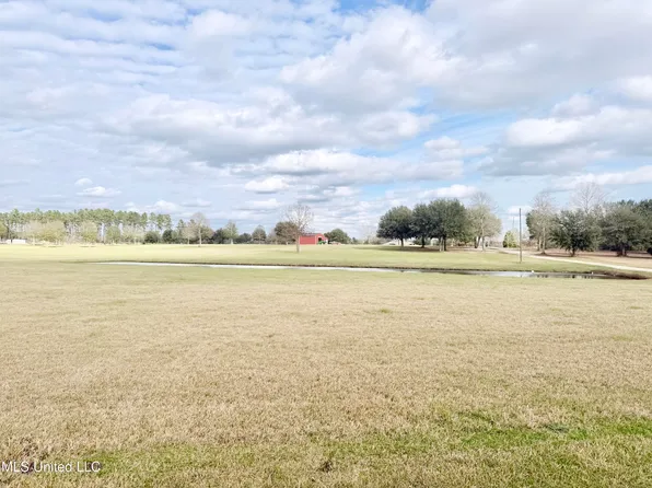 2538 Timber Ln, Lucedale, MS 39452