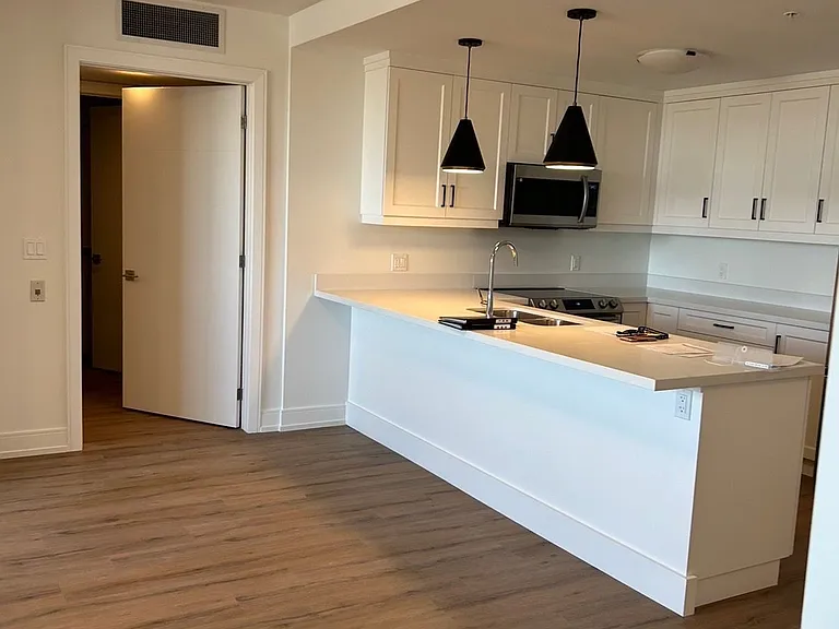 300 4th Ave #404 — Photo 3