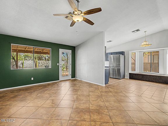 5th image of 5811 S Oaklands Dr