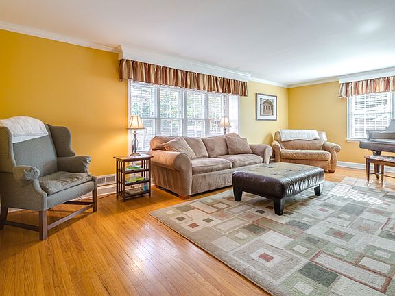 210 Heritage Rd Cherry Hill 