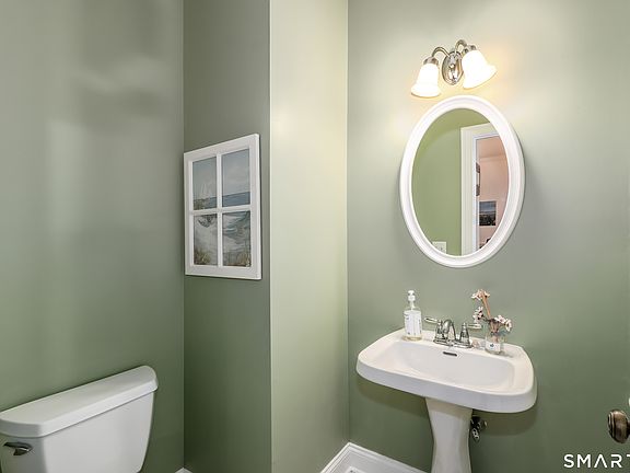 3rd image of 7 Lawrence Avenue #7