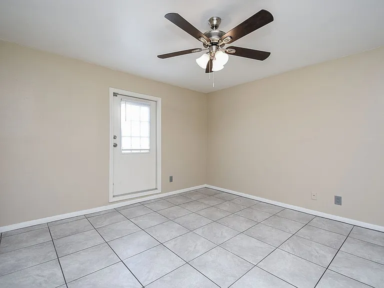 2507 Montrose Blvd #22 — Photo 27
