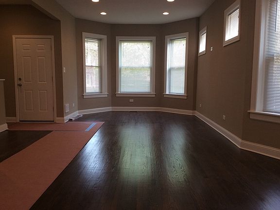 3rd image of 7438 S Crandon Ave